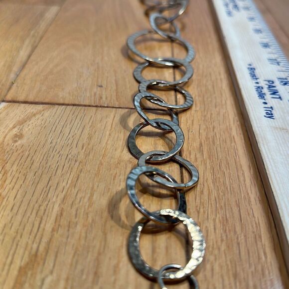 Hammered gold ring loop necklace - Picture 7 of 7